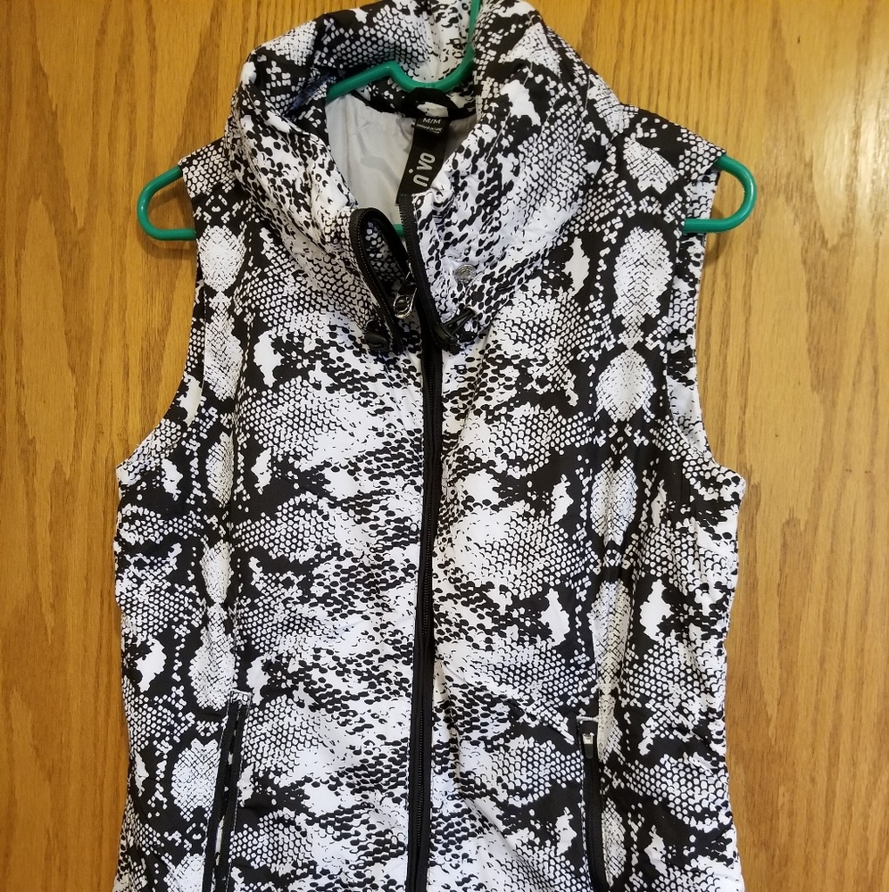 Nivo women's snake skin print puffer vest